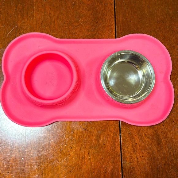 Puppy mat for food with water bowl - Picture 1 of 1